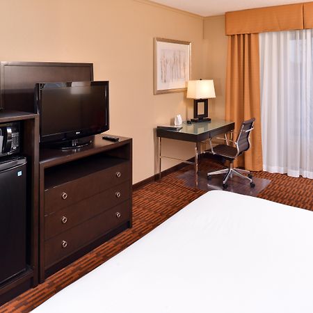 Holiday Inn Express Breezewood By Ihg Zewnętrze zdjęcie