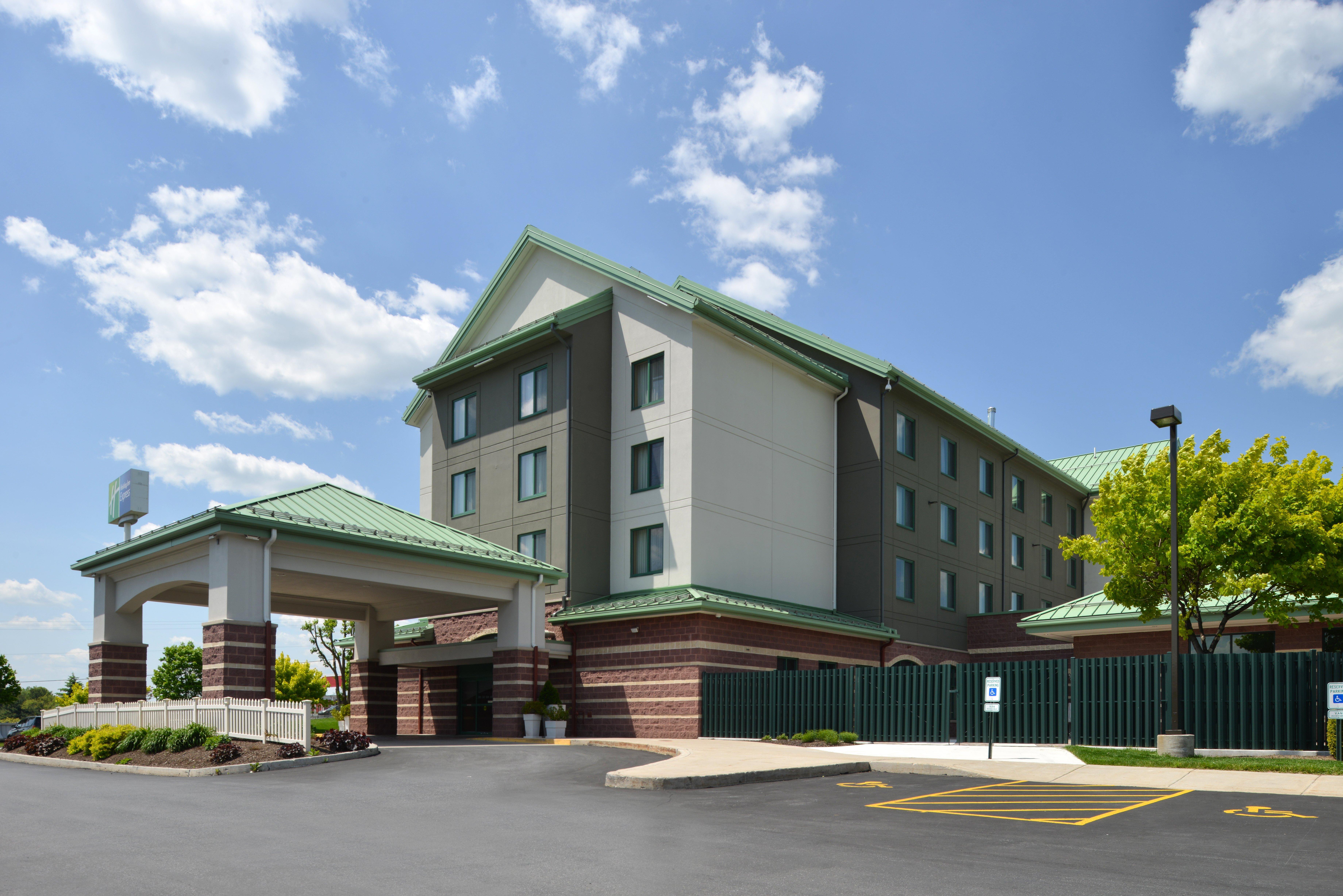 Holiday Inn Express Breezewood By Ihg Zewnętrze zdjęcie