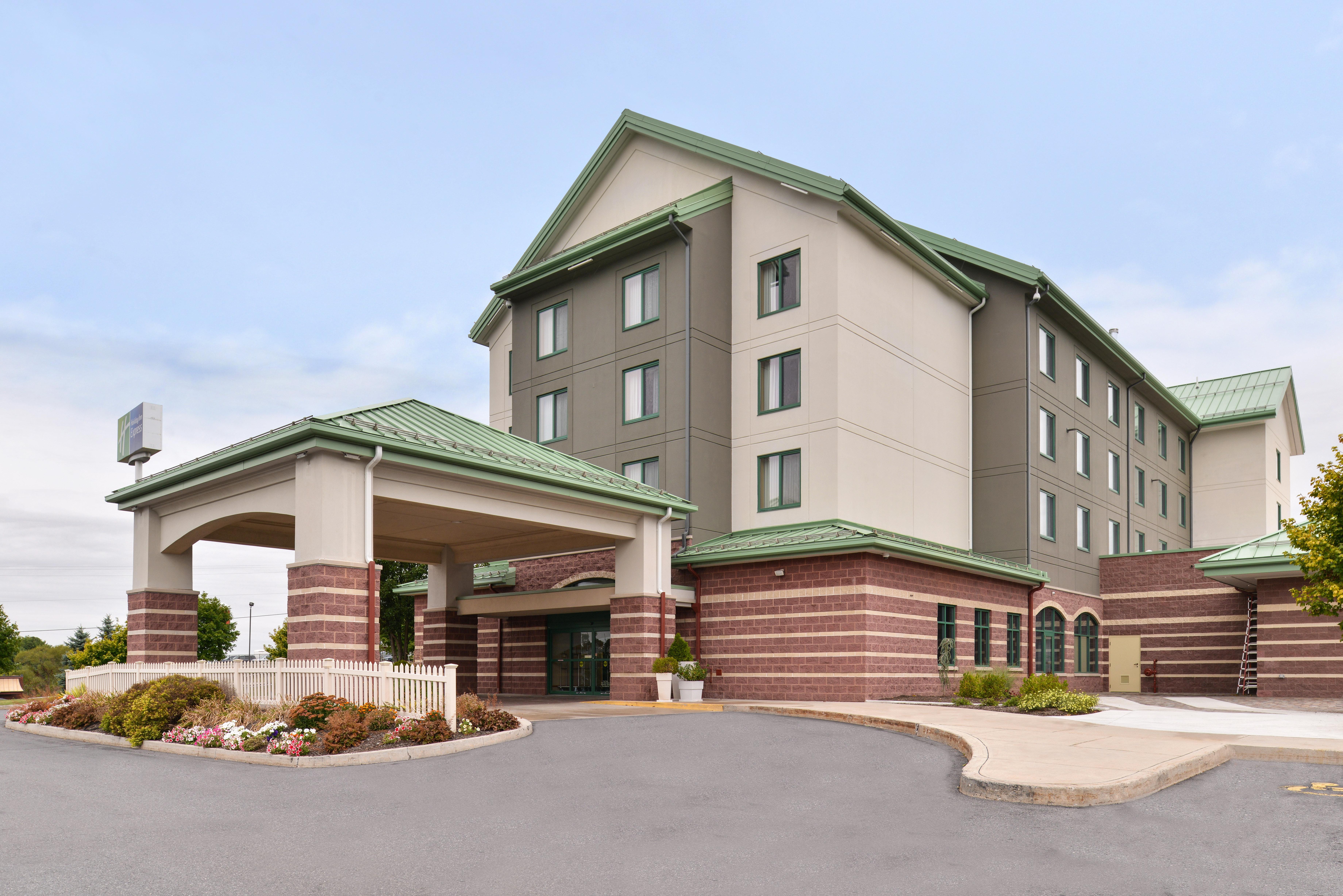 Holiday Inn Express Breezewood By Ihg Zewnętrze zdjęcie