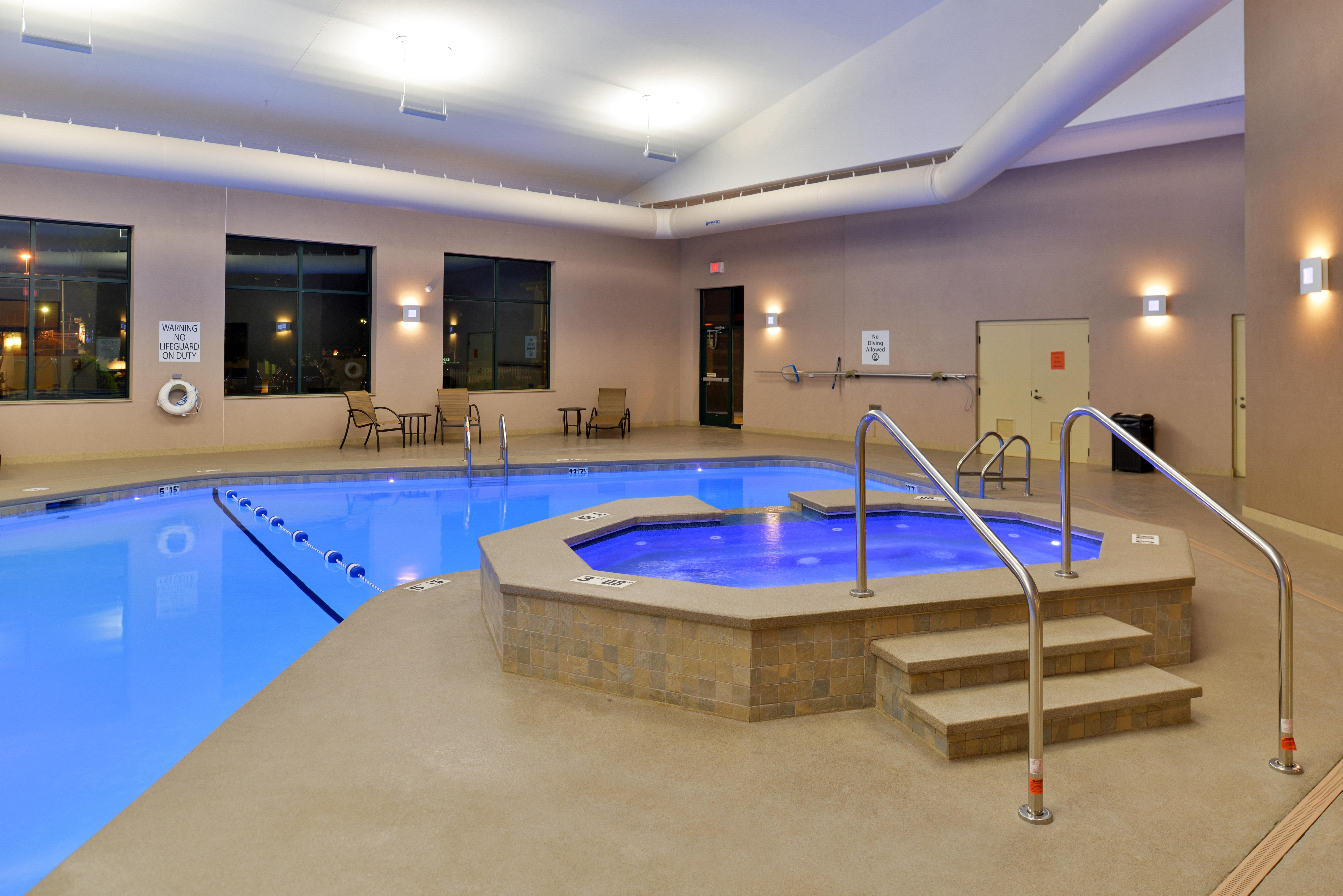 Holiday Inn Express Breezewood By Ihg Zewnętrze zdjęcie